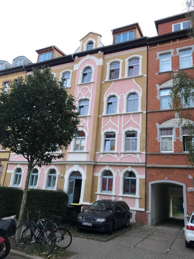 Erfurt, very close to centre, beautiful, quiet, parking !! Exterior foto